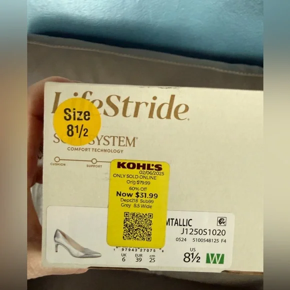 Life Stride Silver Pointed Toe Flats. Size 8.5 - Picture 6 of 7